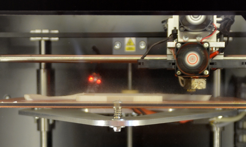 Die Genauigkeit der Arbeit bis 20 Mikron.