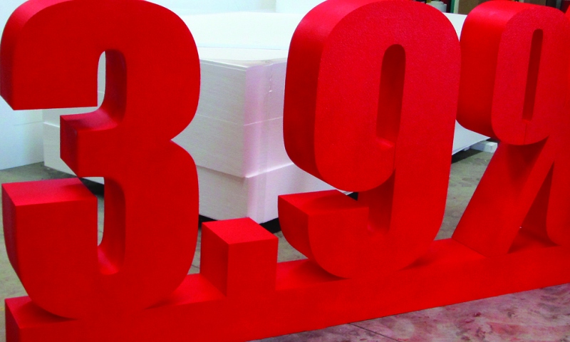 Litery 3D wykonane ze styroduru.